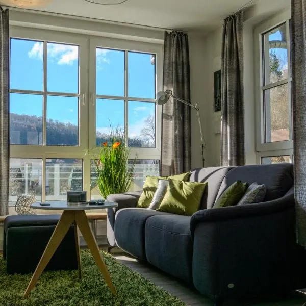 Großzügiges helles Penthouse -komplette Etage- mit Balkon und Stellplatz in ruhiger Lage, hotel v destinaci Kulmbach