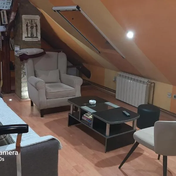 Fly, hotel in Dobanovci
