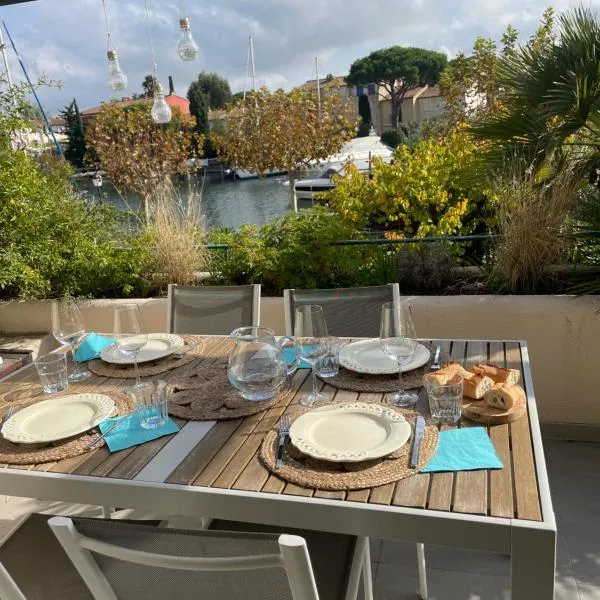 Apartment Port Grimaud, hotel in Grimaud