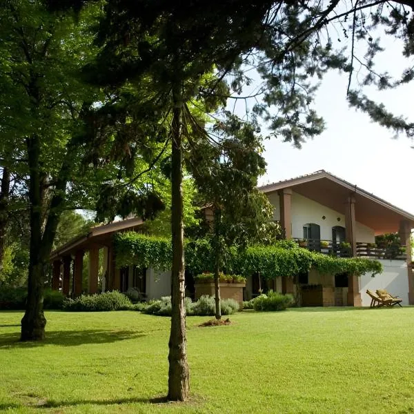 Casale del fattore, hotel v destinaci Cesena