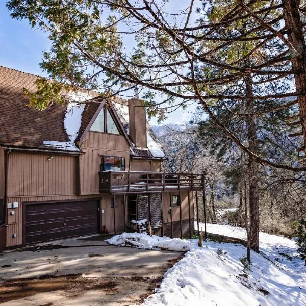 Hygge Haus Sequoia - Large Private Cabin w Views, hotel a Ponderosa