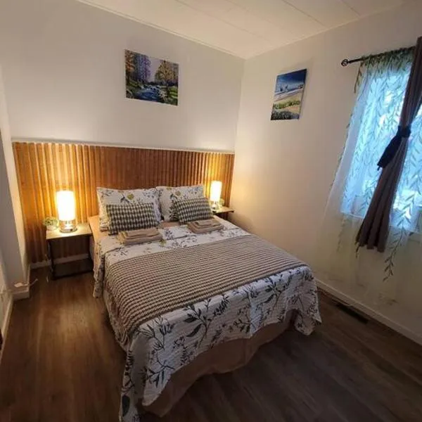 Warm cozy 1 bdrm close to Hwy, hotel en Edmundston