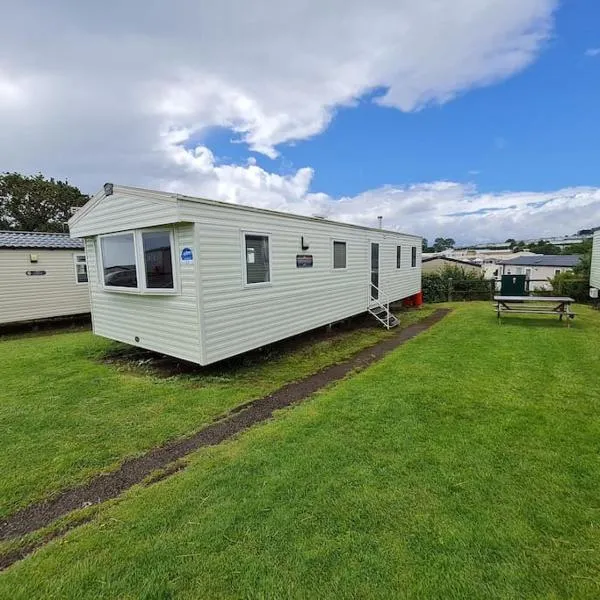 3 Bedroom Deluxe Caravan at Haven Devon Cliffs、エクスマウスのホテル