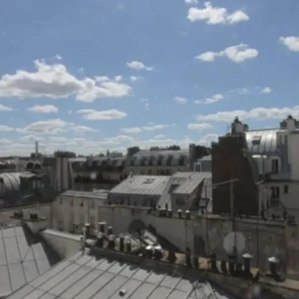 Sous les toits de Paris shared place