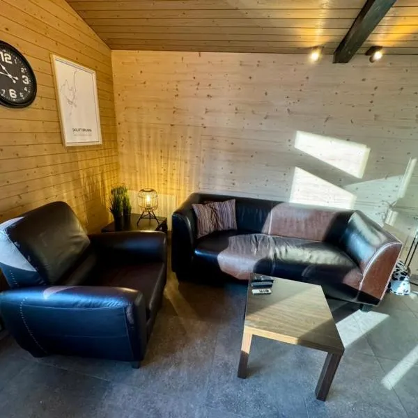 Ferienwohnung Brunni-Lodge am Grossen Mythen, hotel v destinaci Alpthal