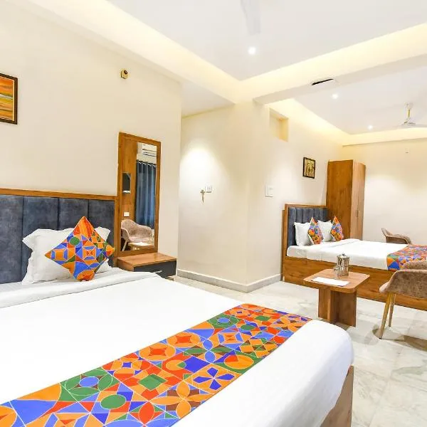 FabHotel Prime The Golden Plaza - Nr Tarapith Temple, hotel v destinaci Tarapith
