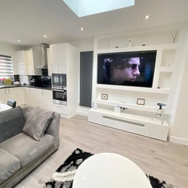 UPPAMOST London luxury home 2, hotel v destinaci Dagenham