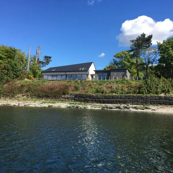 Ferrypoint House, ξενοδοχείο σε Rhu