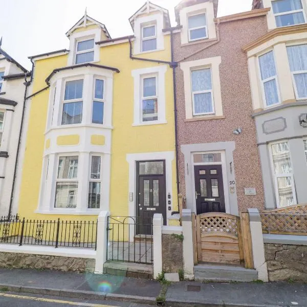MidTown - Manhattan House, hotel in Llandudno