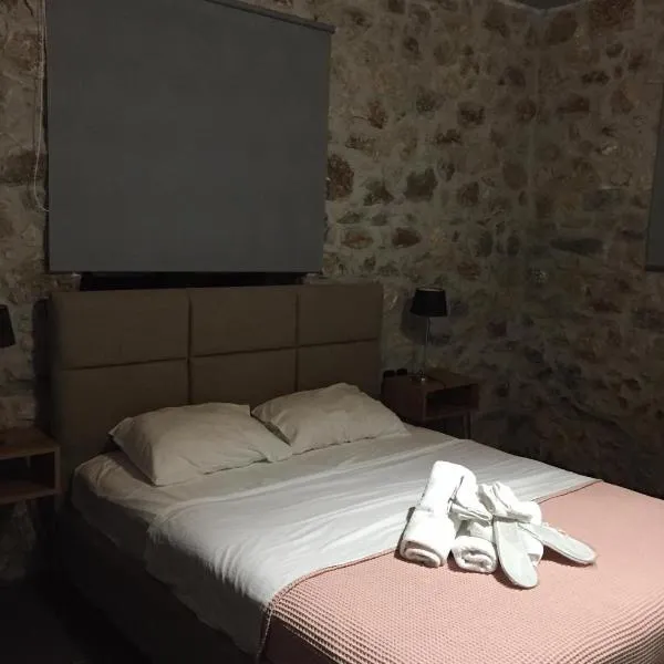 V&M Traditional Luxury Villa, hotel v destinaci Tolo