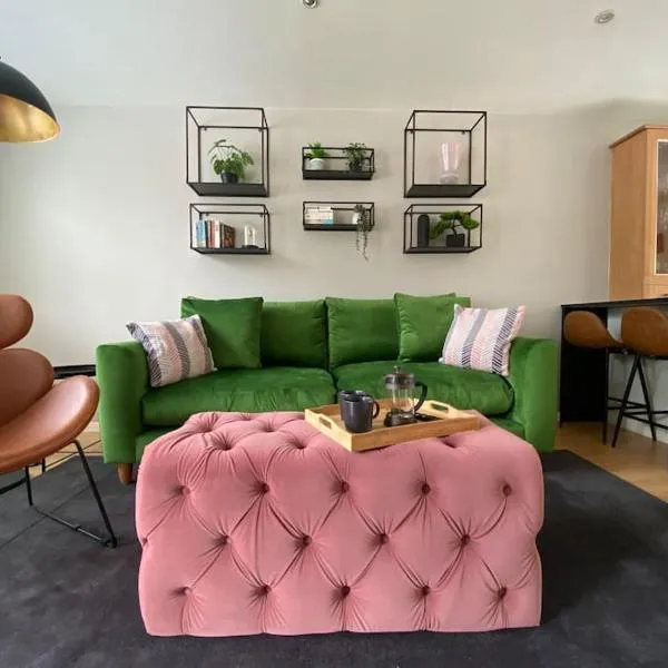 2 Bed House in Hampton - Free parking, hotel en Hampton