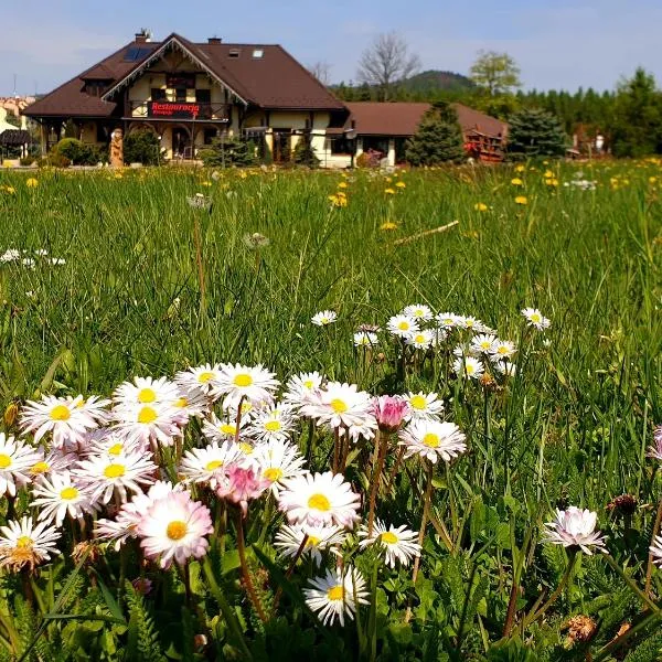 Tajemniczy Ogród Szczytna - Restauracja i noclegi โรงแรมในเชลเลเนียซ