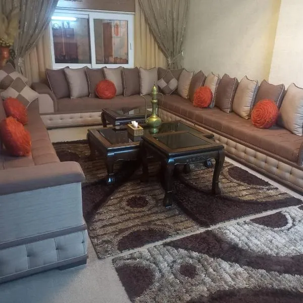 شقه مفروشه مع حديقه اربد بجانب فندق فلامنجو ومدارس دار العلوم, hotel v destinaci Irbid