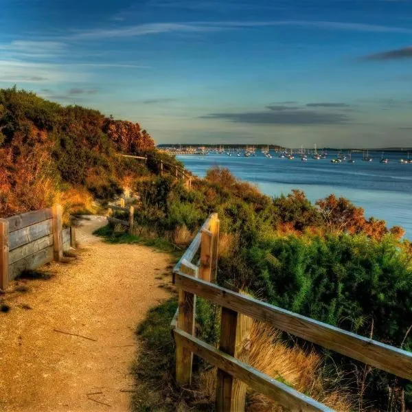 Lovely 2 Bed 2 Bath Flat with FREE Parking, hotel a Poole