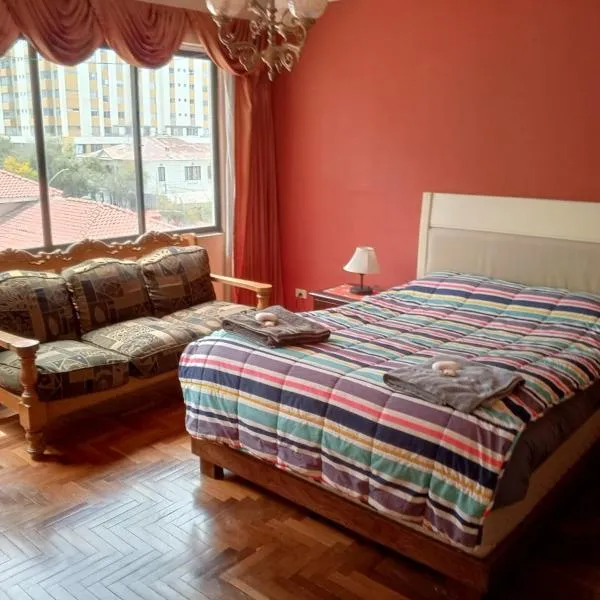 Hermosa Habitación en Av Arce frente a Multicine, hotel in La Paz