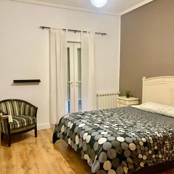 Antolín Yellow Door, hotel in Ponferrada