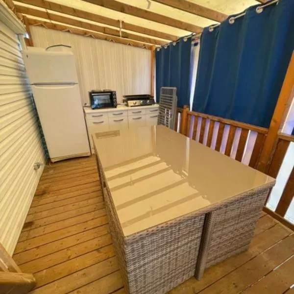 mobil home numéro 76, hotel v destinaci Meschers-sur-Gironde