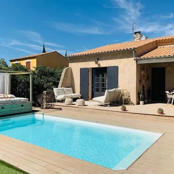 Superbe villa piscine Climatisation, hotel in Six-Fours-les-Plages