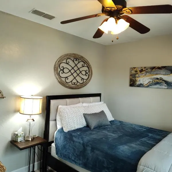 Buena Vista home, hotel in Visalia