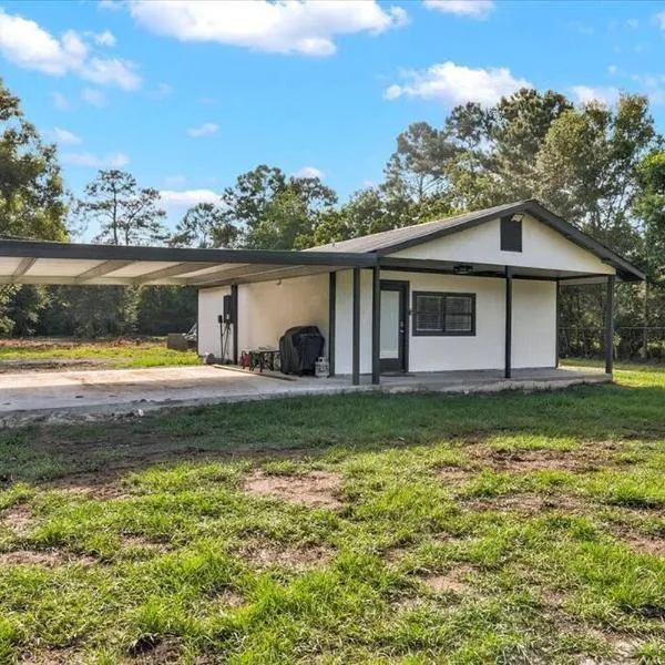 Stylishly Remodeled 2-Bedroom home in Orangefield, hotel u gradu 'Orange'