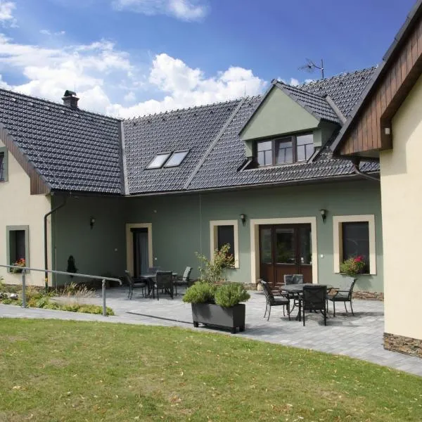 Apartmány pod lípou, hotel v destinaci Horní Heřmanice