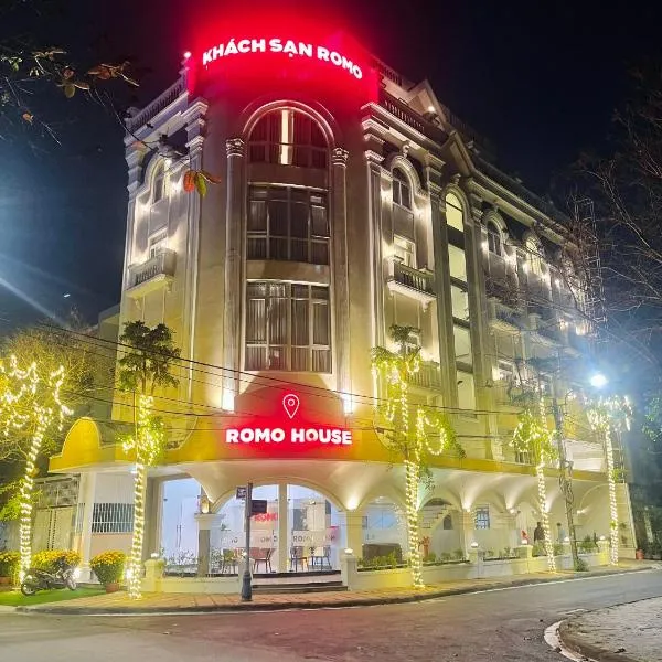 KHÁCH SẠN ROMO، فندق في كوانج نجاي