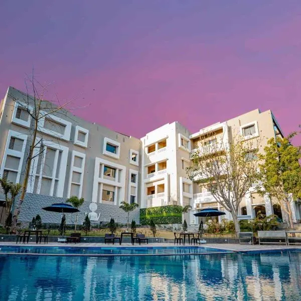 Essentia Luxury Resort & Spa Udaipur, hotel in Udaipur