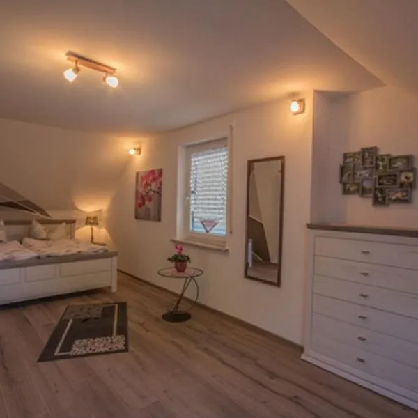 Ferienwohnung Kollmer, hotel v destinaci Ebern