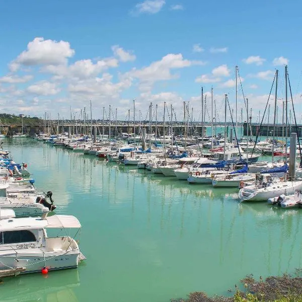 ibis Granville Port De Plaisance – hotel w mieście Granville