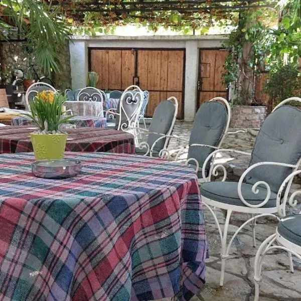 HeArt of Old Town Guesthouse, hotel a Podgorica