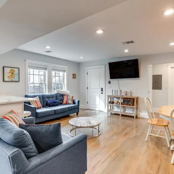 Long Branch Getaway - Walk to Beaches & Dining!، فندق في لونغ برانش