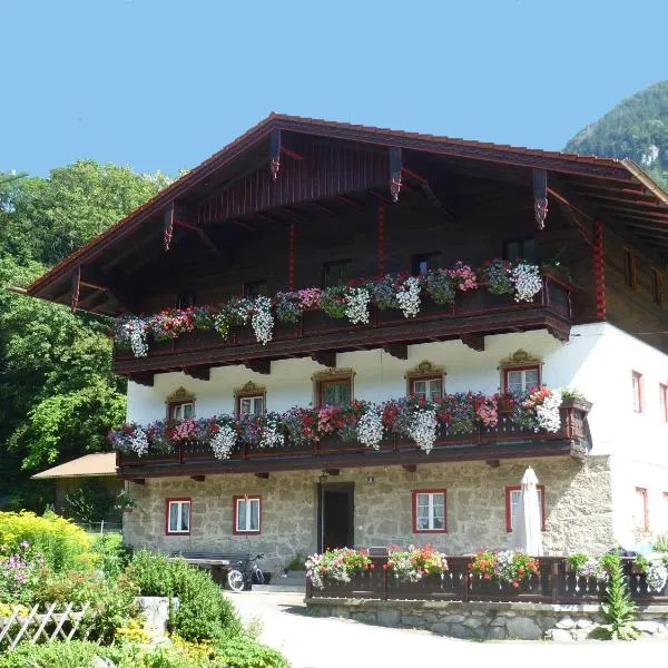 Bauernhof Auerhof Ferienwohnung, hotel v destinaci Aschau im Chiemgau
