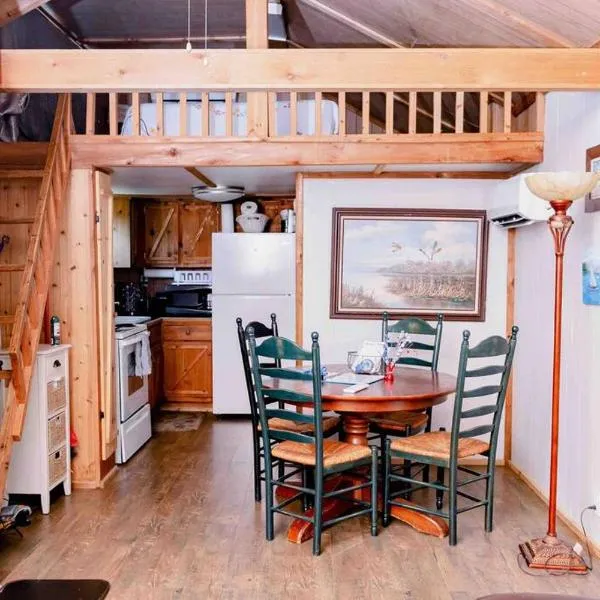 Tiny House، فندق في Hulbert