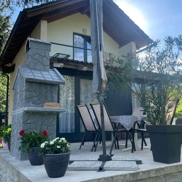 Vikendica u prirodi na ranču, hotel v destinaci Zolaći