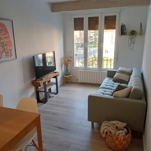 Moderno, céntrico. Perfecto para familias., hotel a Vitòria
