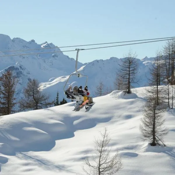 Penthouse & Garden - luxury apartment, hotel in Postal