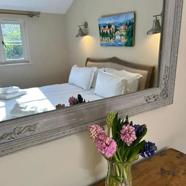 A family and dog friendly haven, The Hayloft., hotel in Laxfield