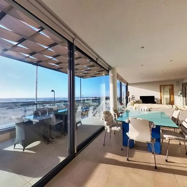 La Casa de la Playa-Best FTV Views, by Comfortable Luxury, ξενοδοχείο σε Cotillo