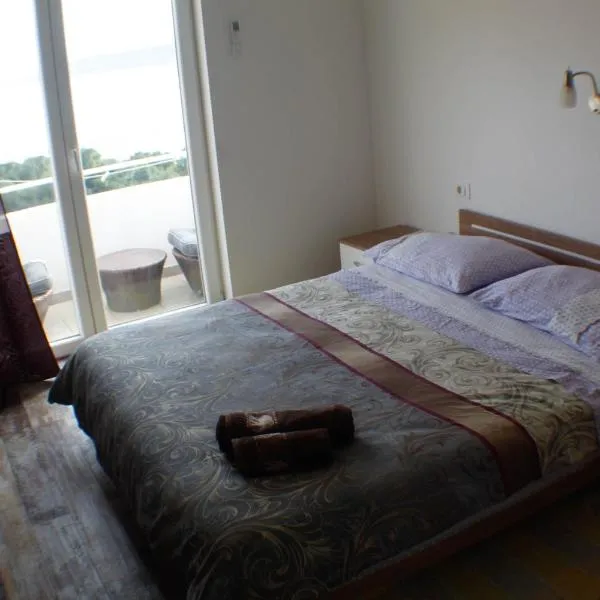 A3 Mesic, hotel v Igrane