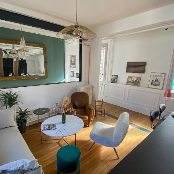 Appartement historique cœur de ville, chic et cosy, hotel in Rambouillet