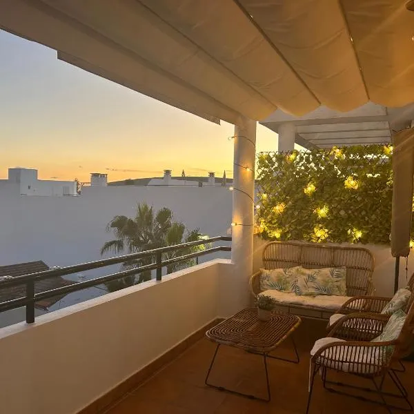 Precioso Apartamento, luminoso, equipado، فندق في توري دي بيناغالبون