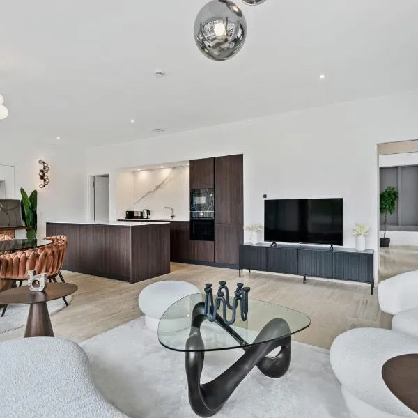 Elegant 2BR with Balcony in Ville Haute Center, hotel u gradu 'Luxembourg'