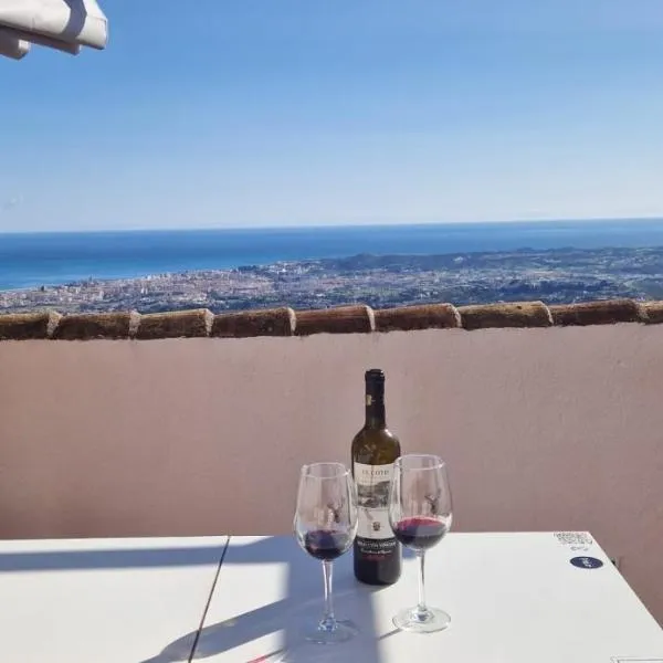 ALMAFUERTE: Mijas'ta bir otel