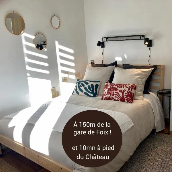 Studio Le Terra - Petit déjeuner inclus 1ère nuit - AUX 4 LOGIS, hotel a Foix