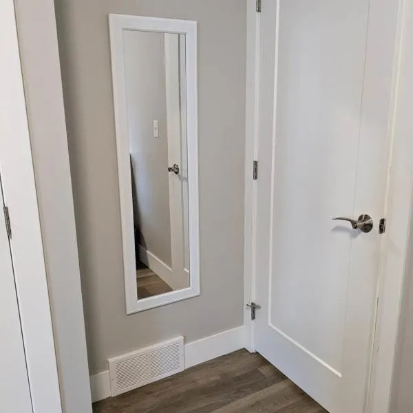 Trendy Downtown Condo-Walk to it ALL Capri 315, hotel v destinaci Traverse City