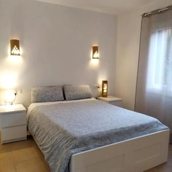 Es Niuet、カラ・ガルダナのホテル