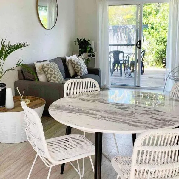 PA1,Great Holiday in Sunshine Beach with your pets, hotel v destinaci Sunshine Beach