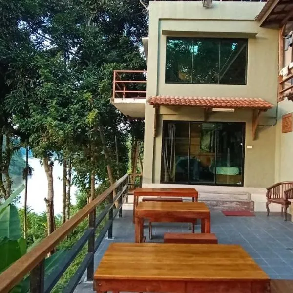 Naura Roomstay, hotel di Kuala Tahan