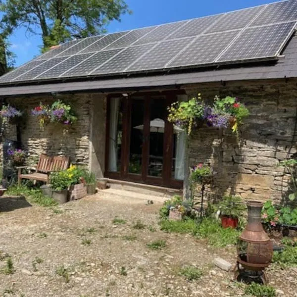 Yr Ysgubor Converted milking parlour, hotel in West Cilrhedyn