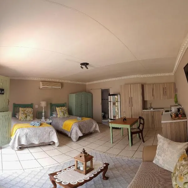 Hill Manor Room 1 Self catering unit, hotel di Potchefstroom